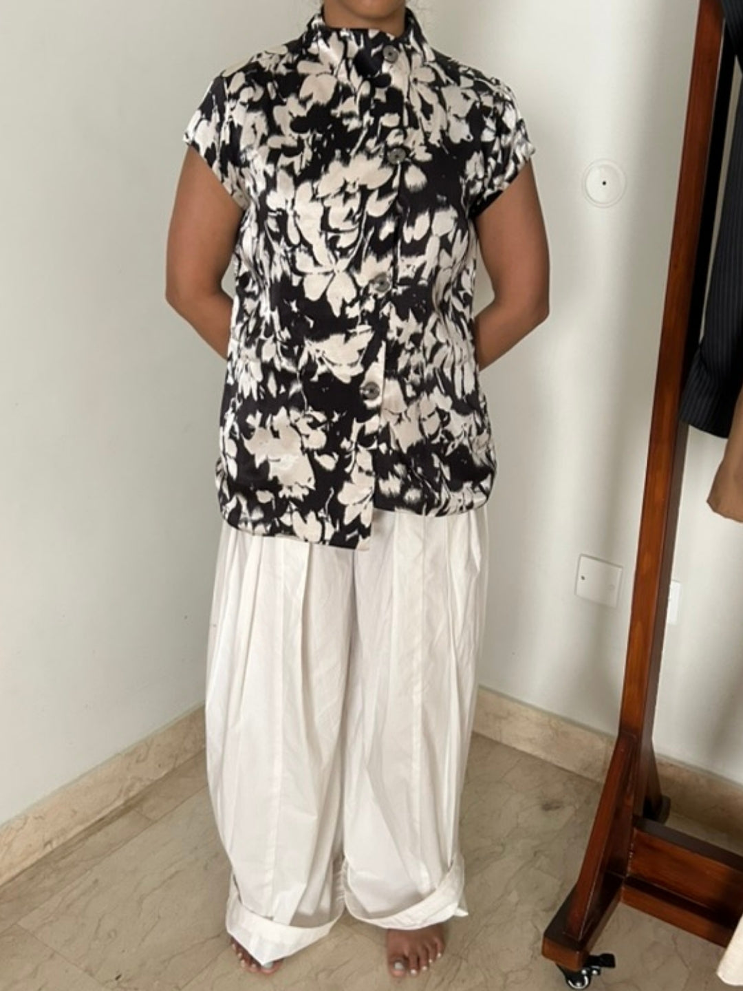 Hostess Top